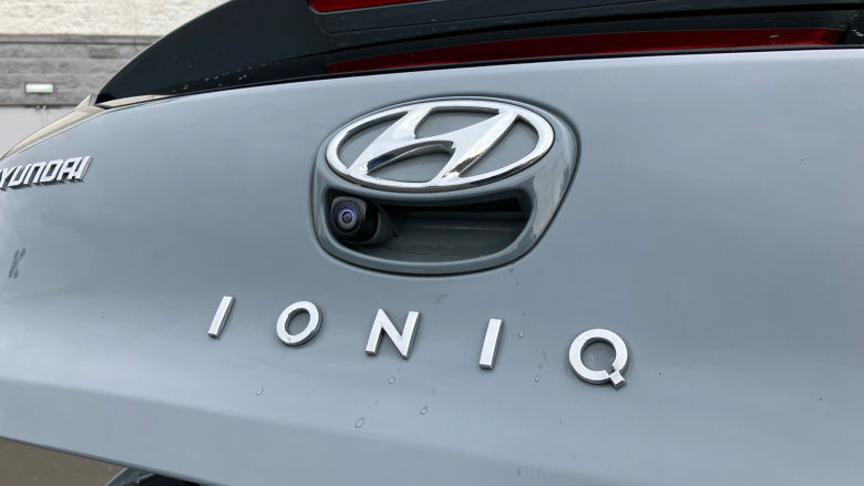 Hyundai IONIQ 1.6 GDi Hybrid Premium SE 5dr DCT Hybrid Hatchback